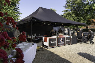 Zelt mit BBQ Kochstation @ 