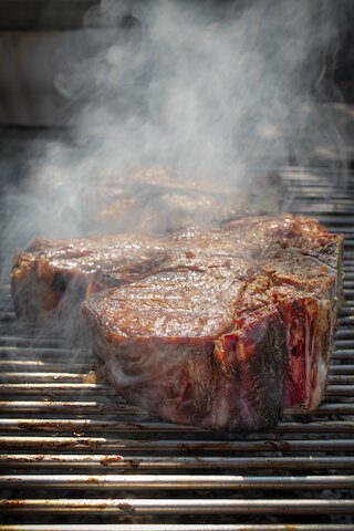 Steaks auf dem Grill beim BBQ-Catering in Köln @ 